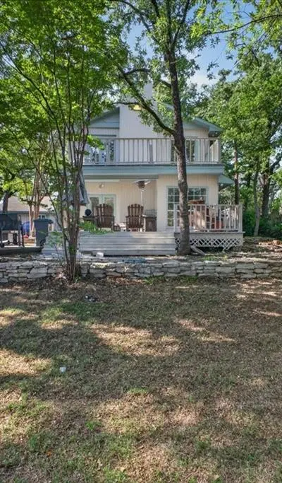 2715 Green Oaks Boulevard, Arlington TX 76017 - Photo 3