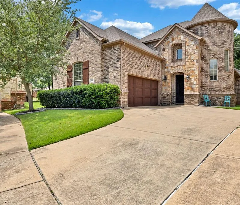 7401 Park Place Drive, North Richland Hills TX 76182