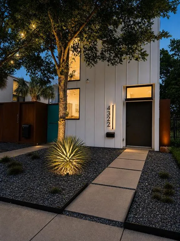 4322 Deere Street, Dallas TX 75204