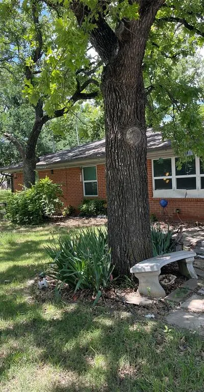 1005 Gary Street, Bridgeport TX 76426 - Photo 3