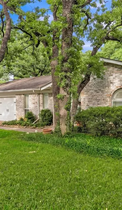 2908 Nancy Circle, Arlington TX 76013 - Photo 4