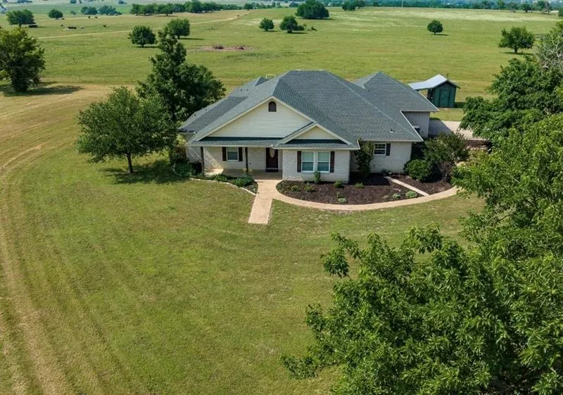 1211 W Fm 922, Valley View TX 76272