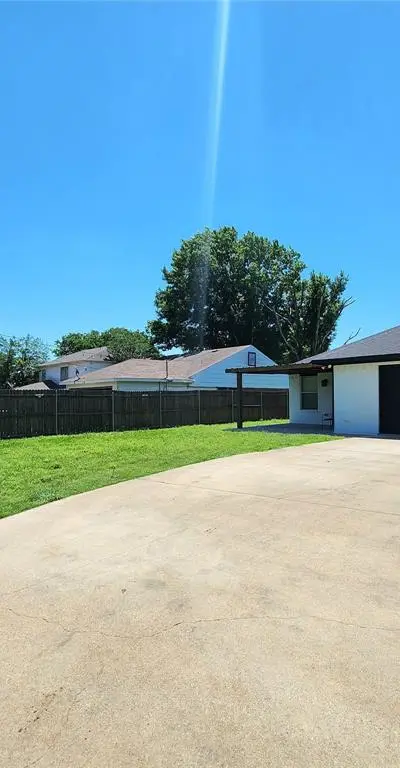 10115 Woodlot Drive, Dallas TX 75217 - Photo 2
