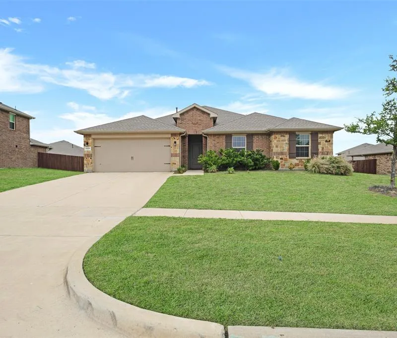 1221 Rolling Meadows Drive, Cedar Hill TX 75104