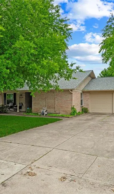 7428 Overhill Road, Fort Worth TX 76116 - Photo 3