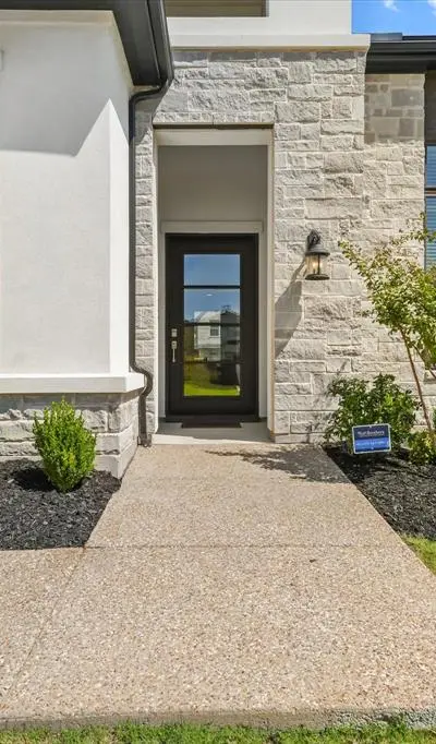 4908 Sir Dillon Drive, Carrollton TX 75010 - Photo 3