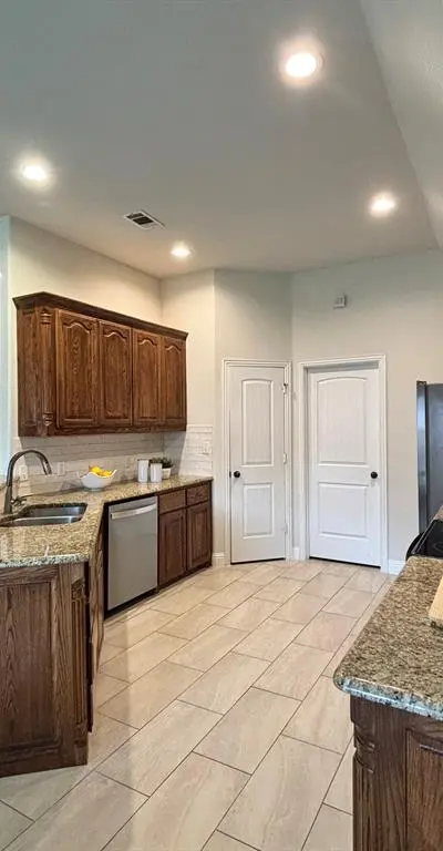 205 Bay Hill Drive, Willow Park TX 76008 - Photo 4
