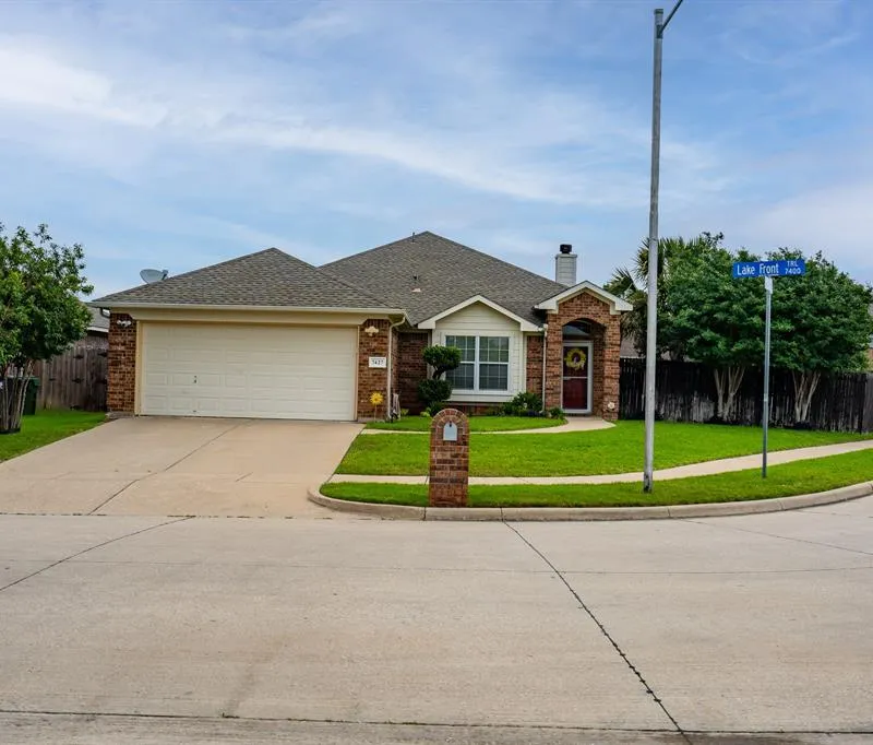 7427 Lake Front Trail, Arlington TX 76002