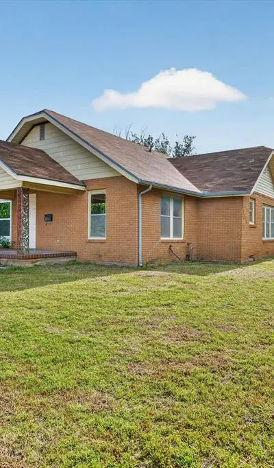 320 N 2nd Street, Jacksboro TX 76458