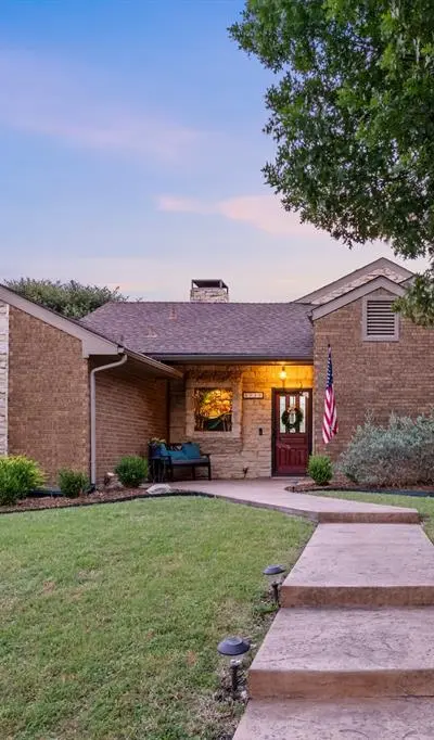 3716 Solarium Place, Plano TX 75075 - Photo 2