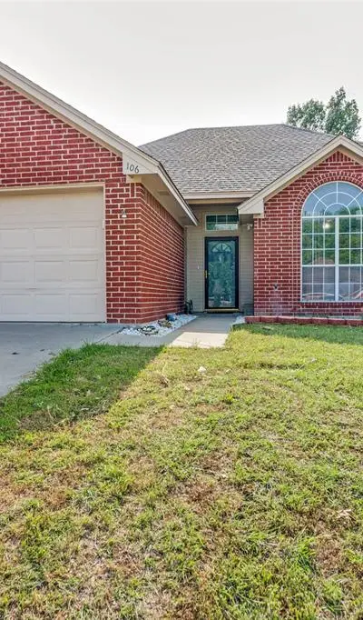 106 King Arthur Court, Weatherford TX 76086