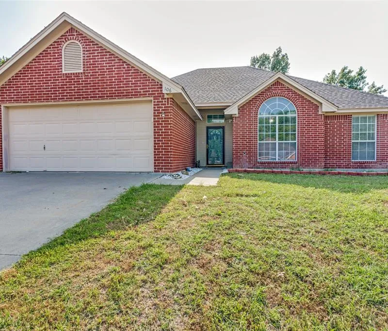 106 King Arthur Court, Weatherford TX 76086