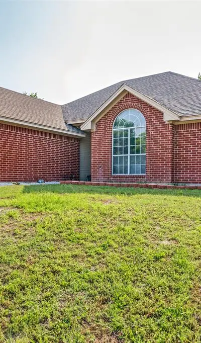 106 King Arthur Court, Weatherford TX 76086 - Photo 2