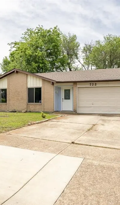 722 Meadowglen Drive, Duncanville TX 75137 - Photo 3