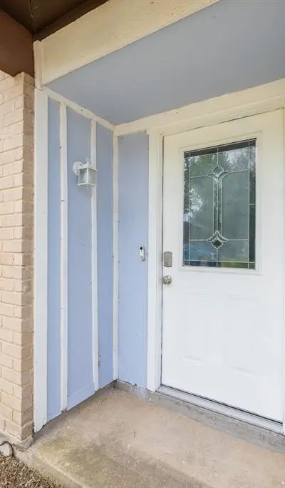 722 Meadowglen Drive, Duncanville TX 75137 - Photo 4