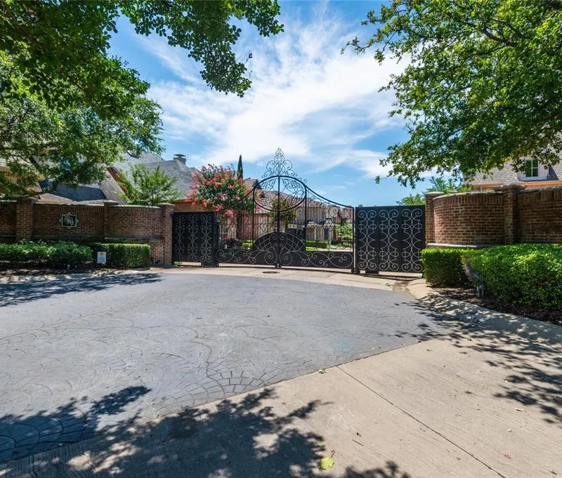 5936 Preston Gate Court, Dallas TX 75230