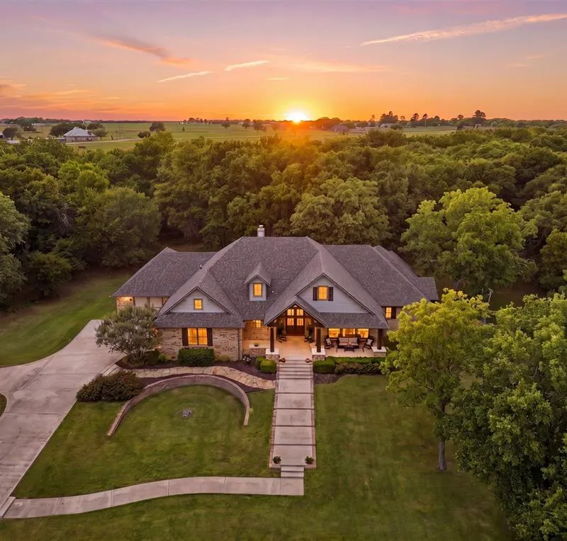 2304 Winchester Court, Tolar TX 76476