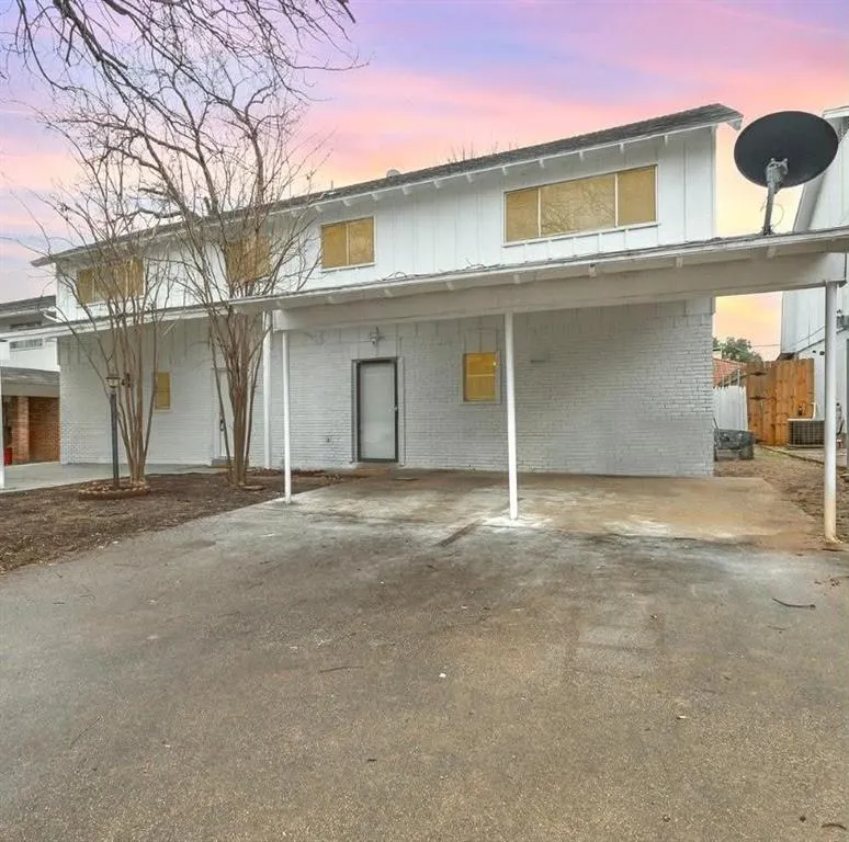 2135 Fleur De Lis Court, Arlington TX 76012