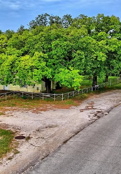 201 Croxton Street, Nocona TX 76255 - Photo 5