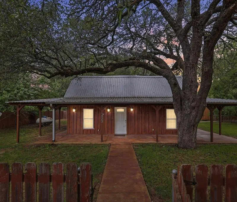 433 Hobson Bend Road, Weatherford TX 76088