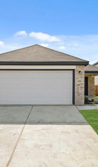 1601 Romans Road, Ennis TX 75119