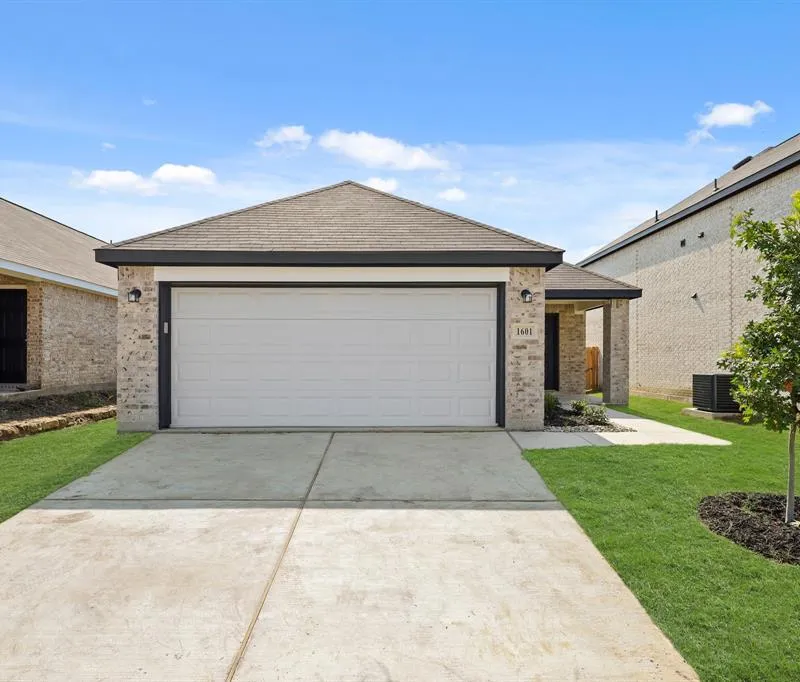 1601 Romans Road, Ennis TX 75119