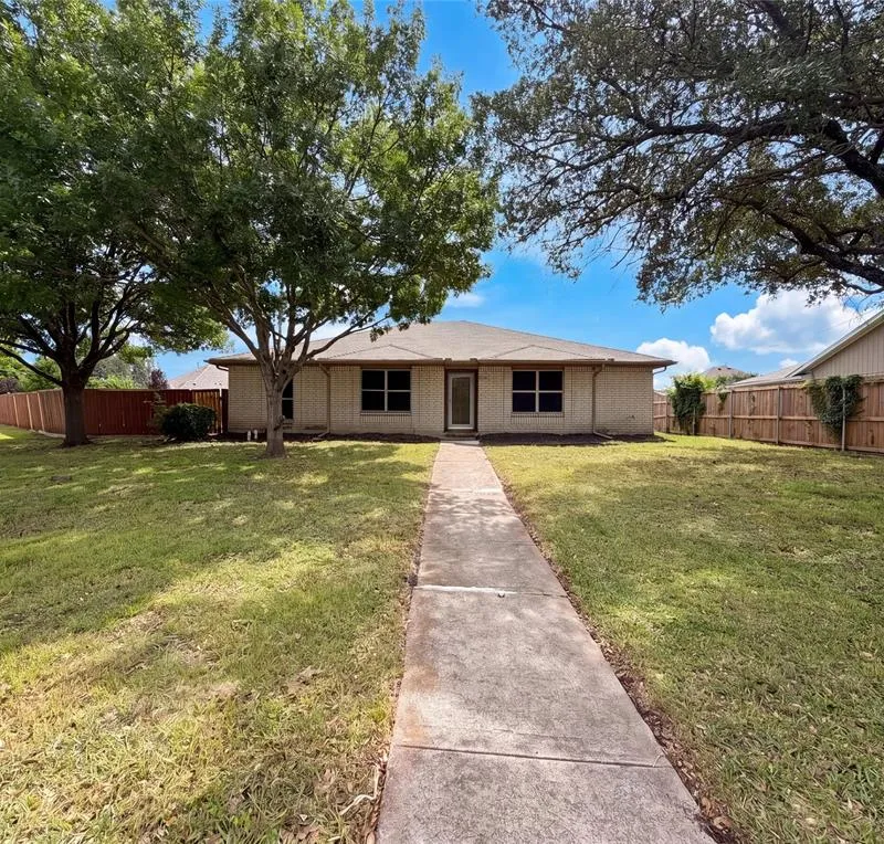 5410 Vagas Drive, Rowlett TX 75088