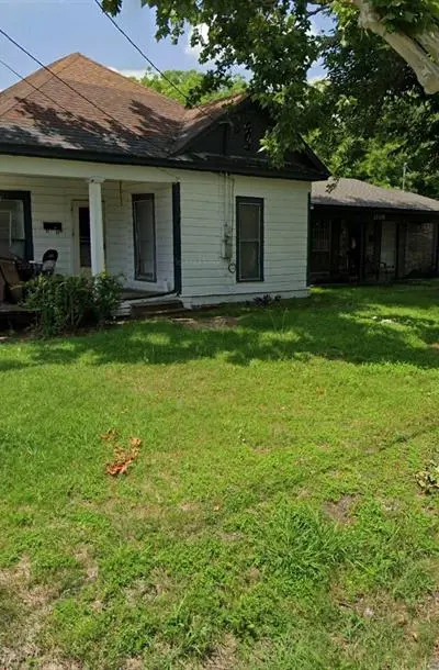 1210 W Brown Street, Ennis TX 75119
