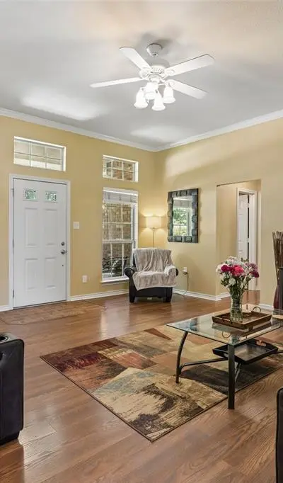 621 W Windsor Drive, Denton TX 76207 - Photo 3
