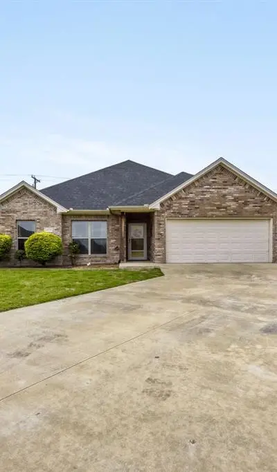 1604 Belle Plain Drive, Cleburne TX 76033 - Photo 2