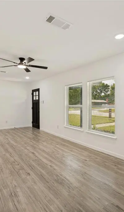 6825 Jewell Avenue, Fort Worth TX 76112 - Photo 4