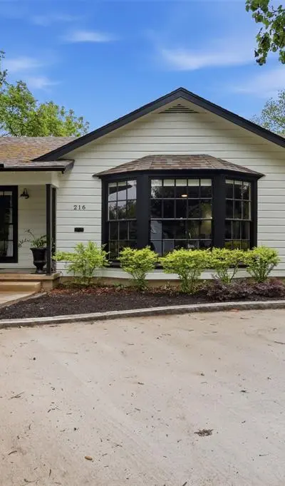 216 Sunset Drive, Cleburne TX 76033 - Photo 2