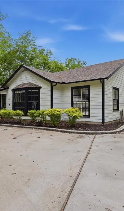 216 Sunset Drive, Cleburne TX 76033 - Photo 3