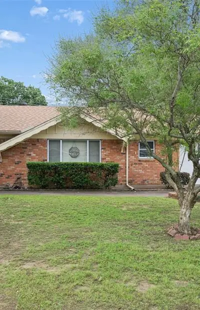 1607 Windlea Drive, Euless TX 76040 - Photo 2