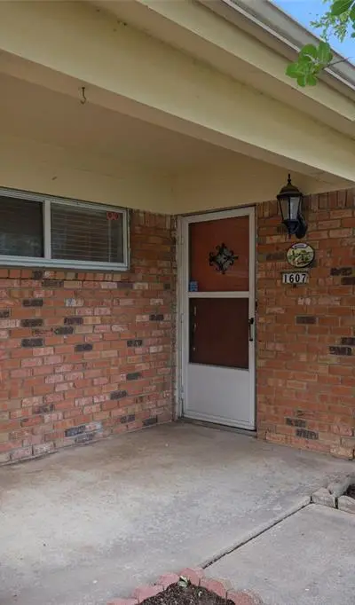 1607 Windlea Drive, Euless TX 76040 - Photo 3