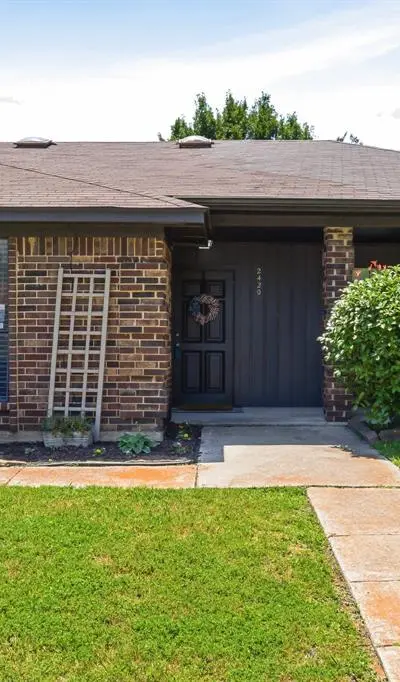 2420 Oakmont Drive, Bedford TX 76022