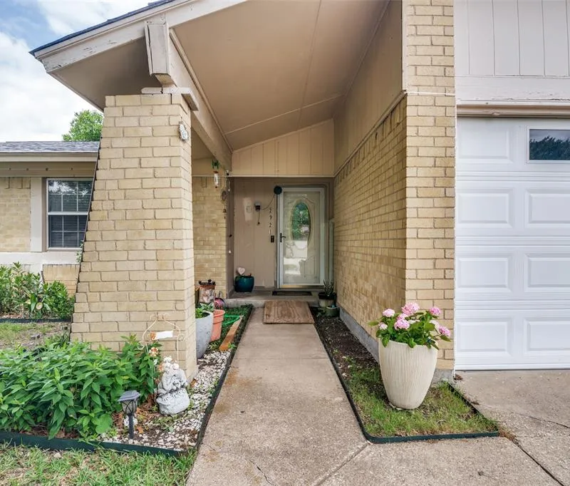 2921 Rustic Meadow Drive, Garland TX 75044