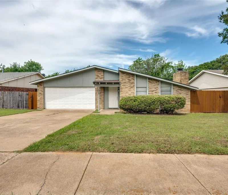 4708 Woodfield Drive, Arlington TX 76016
