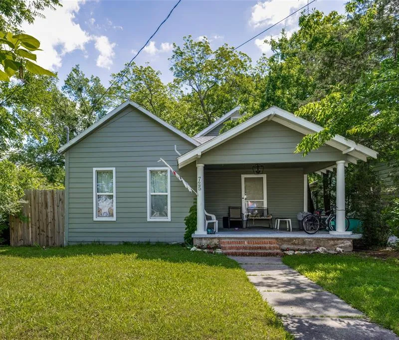 725 S Walnut Street, Sherman TX 75090