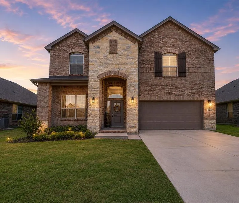 5225 Mountain View Drive, Krum TX 76249