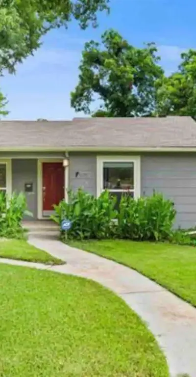1220 Woodlawn Avenue, Dallas TX 75208