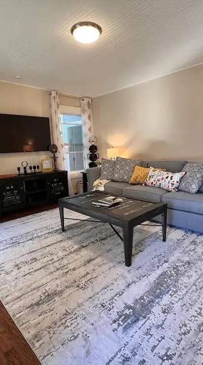 1220 Woodlawn Avenue, Dallas TX 75208 - Photo 2