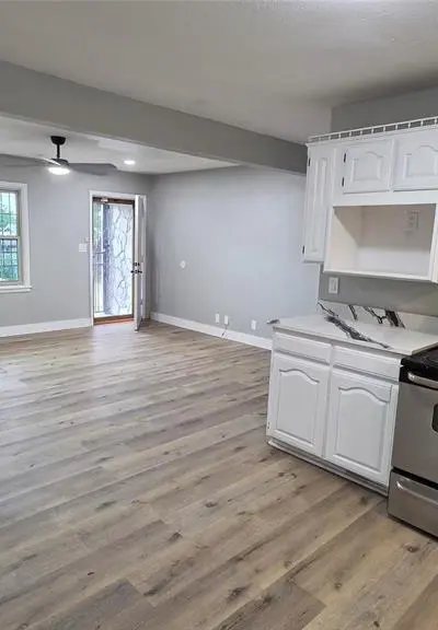 4244 Carol Avenue, Fort Worth TX 76105 - Photo 4