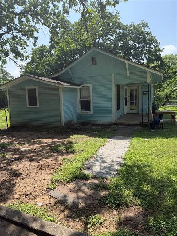 3300 Baylor Street, Fort Worth TX 76119