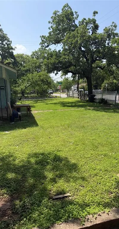3300 Baylor Street, Fort Worth TX 76119 - Photo 4