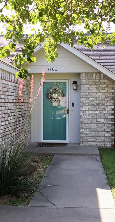 1102 Zahara Street, Bowie TX 76230 - Photo 4