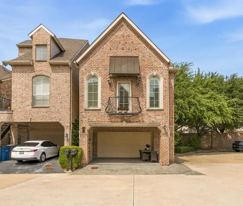 18143 Frankford Lakes Circle, Dallas TX 75252
