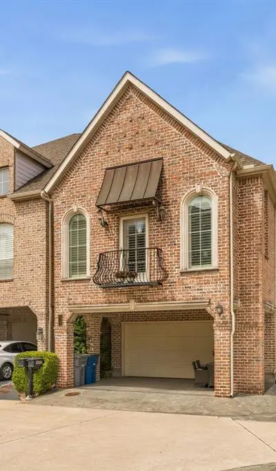 18143 Frankford Lakes Circle, Dallas TX 75252 - Photo 2