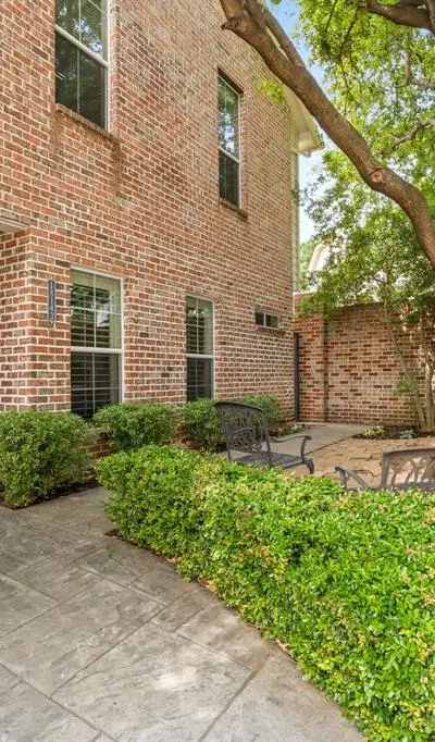 18143 Frankford Lakes Circle, Dallas TX 75252 - Photo 4