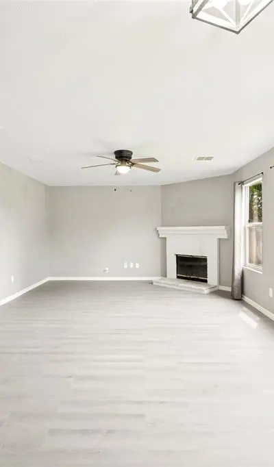 920 Kendall Drive, Arlington TX 76001 - Photo 2
